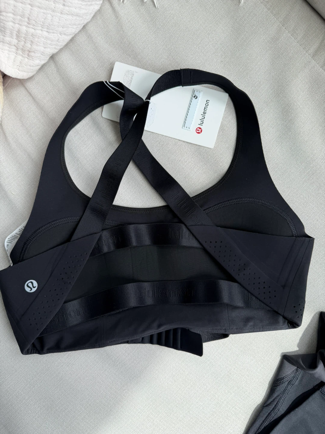 Lululemon Adapt Strap Bra & legging set - Black - Size 6 - photo 4