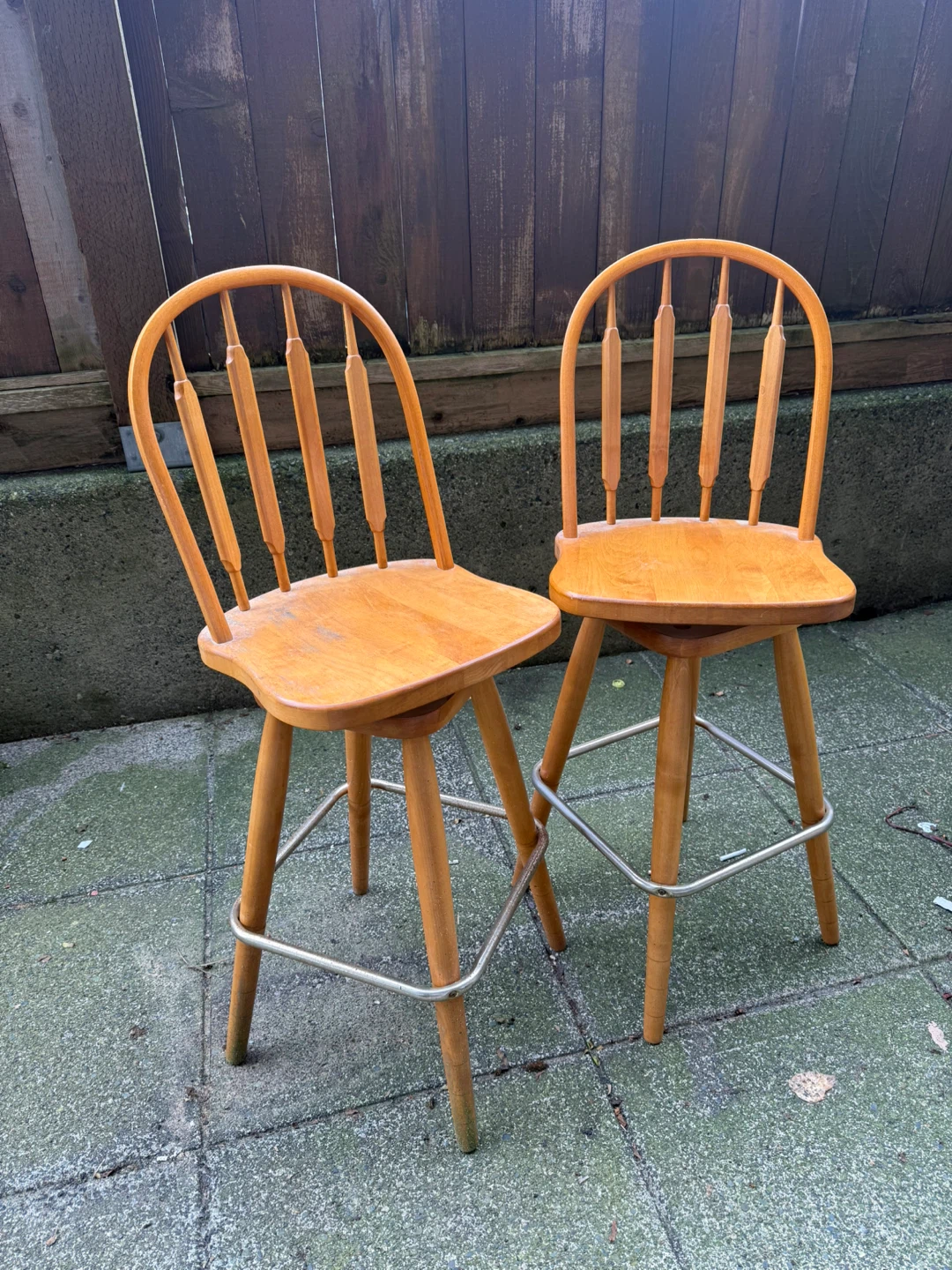 Wooden Swivel Bar Stools (Set of 2) 30 inches - photo 2