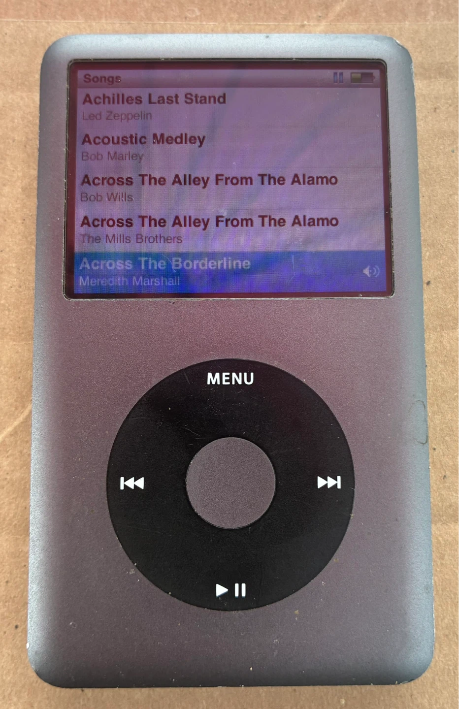 iPod Classic 160GB 17K Songs B&W Earbuds