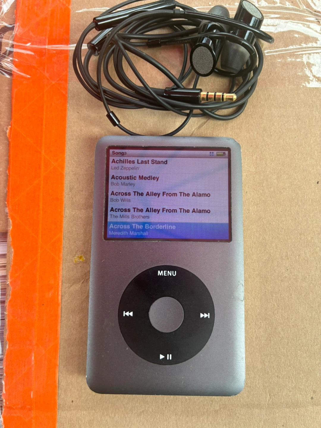 iPod Classic 160GB 17K Songs B&W Earbuds - photo 5