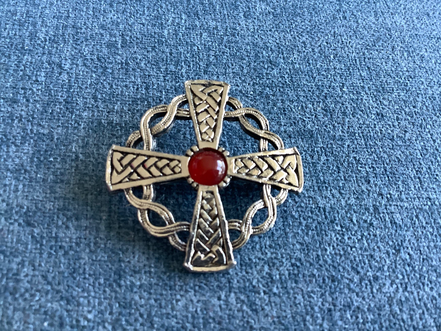 Vt Intricate Celtic Cross Brooch 🐞