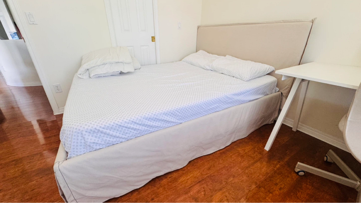 Queen Size Bed Frame with Headboard - photo 2