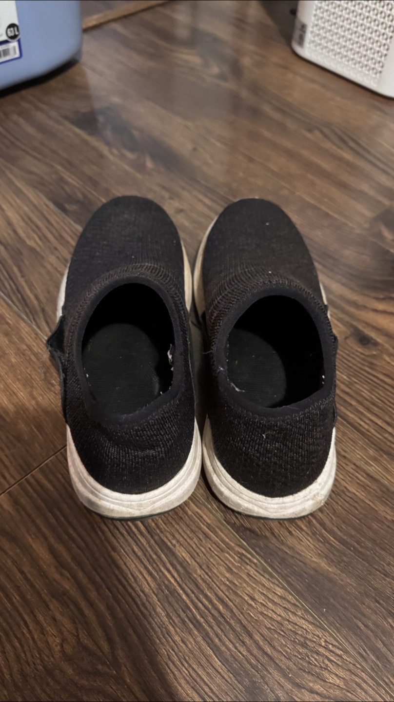 Vessi Cityscape Black Slip-On Sneakers Women's Size 9 - photo 3