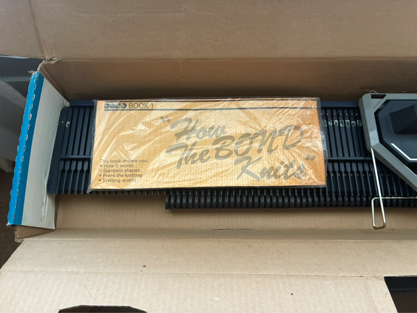 BOND Knitting Machine - photo 2