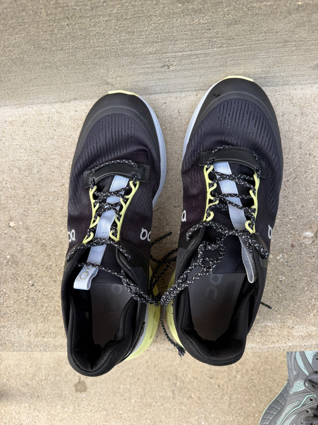 On Cloudmonster Running Shoes Black/Lime - US 9.5 - photo 3