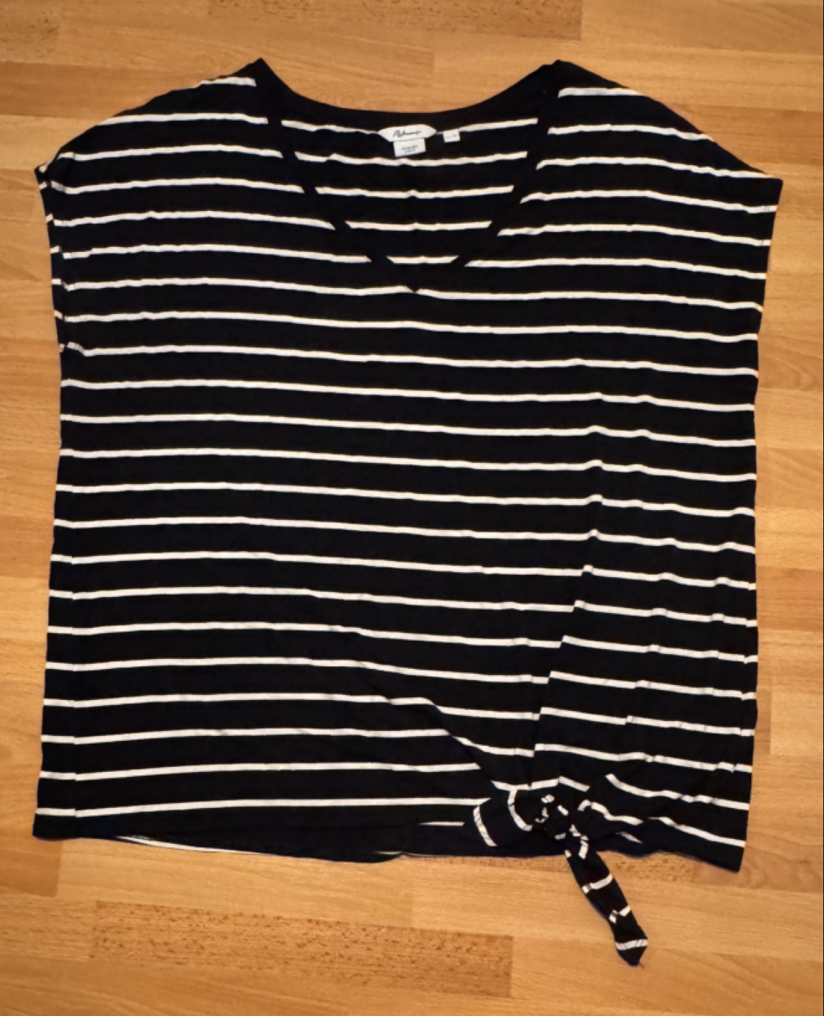 Reitmans Striped V-Neck T-Shirt XL
