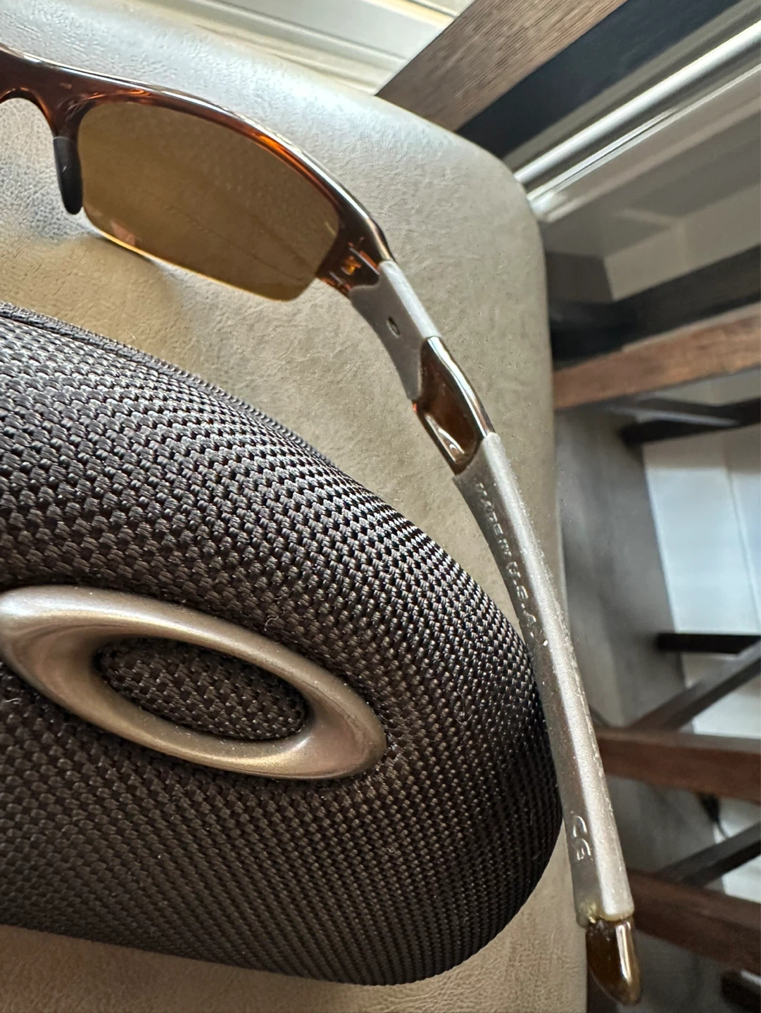 Oakley Sunglasses with Case - photo 4