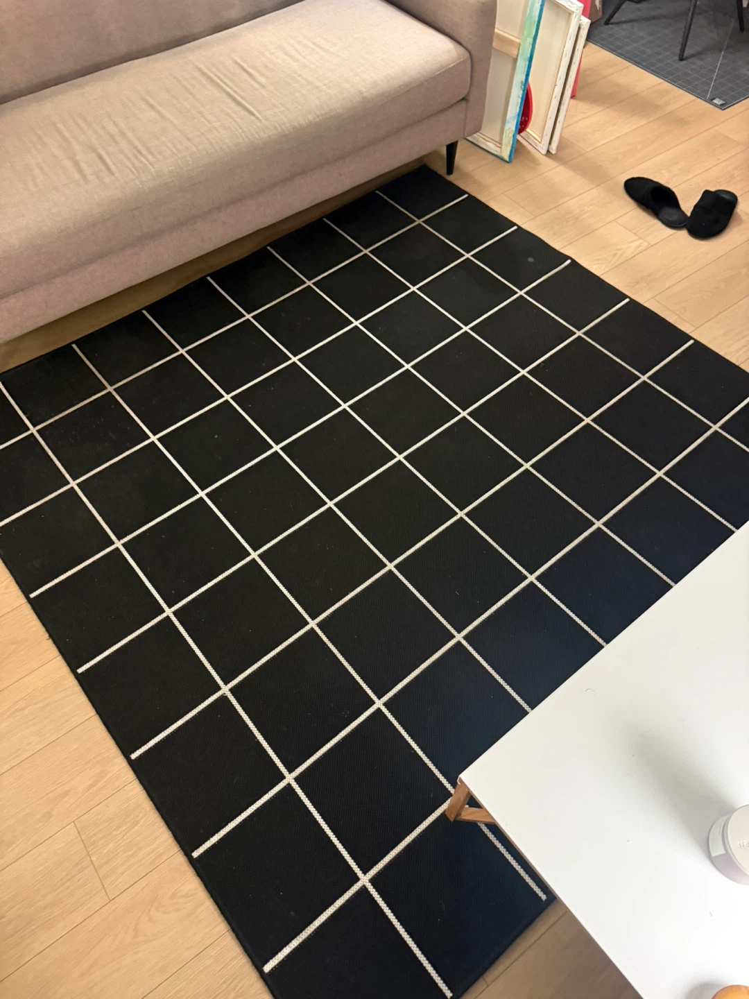 Black Grid Area Rug - photo 2