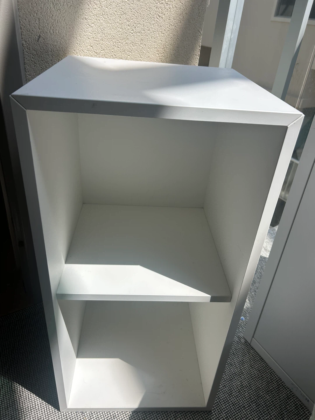 Moving Sale! Excellent Condition - White 2-Shelf Bookcase (IKEA) - photo 4