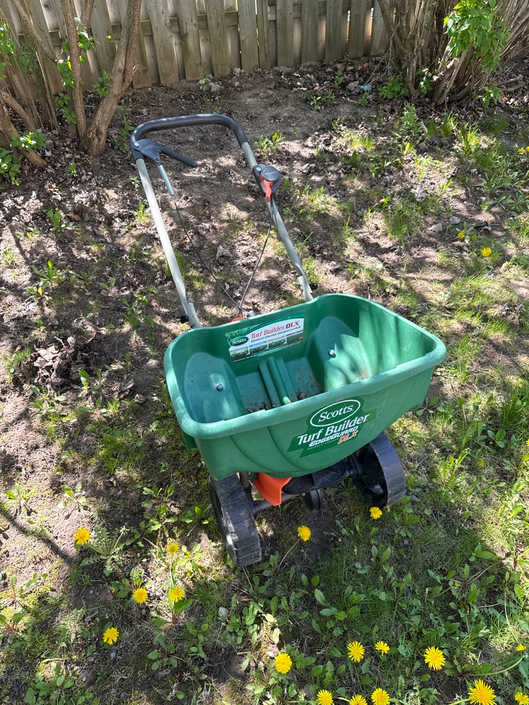 Scotts Turf Builder Lawn Spreader