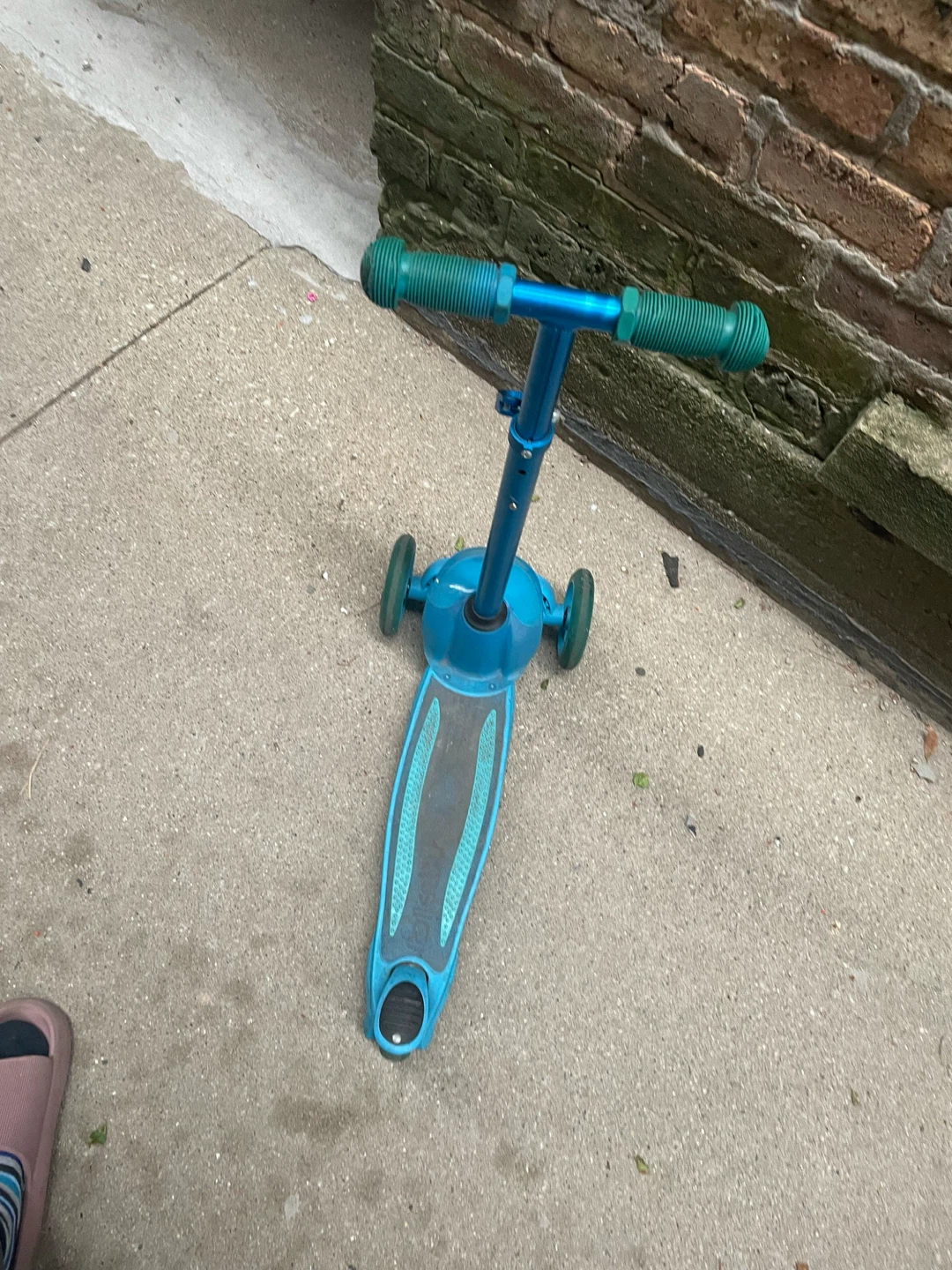 Blue 3-Wheel Scooter for Kids age 2-5