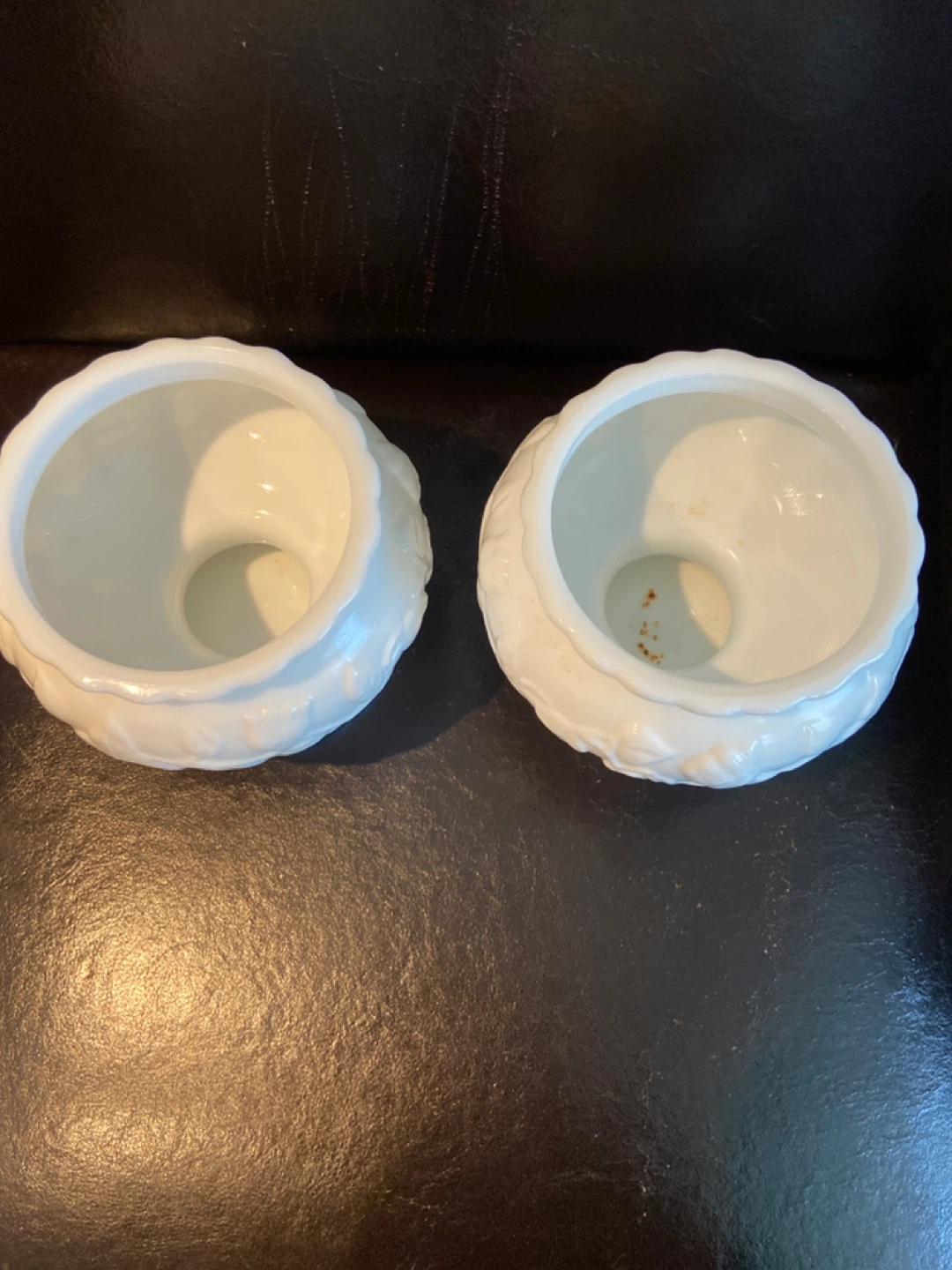 VINTAGE White Ceramic Pedestal vases - photo 2