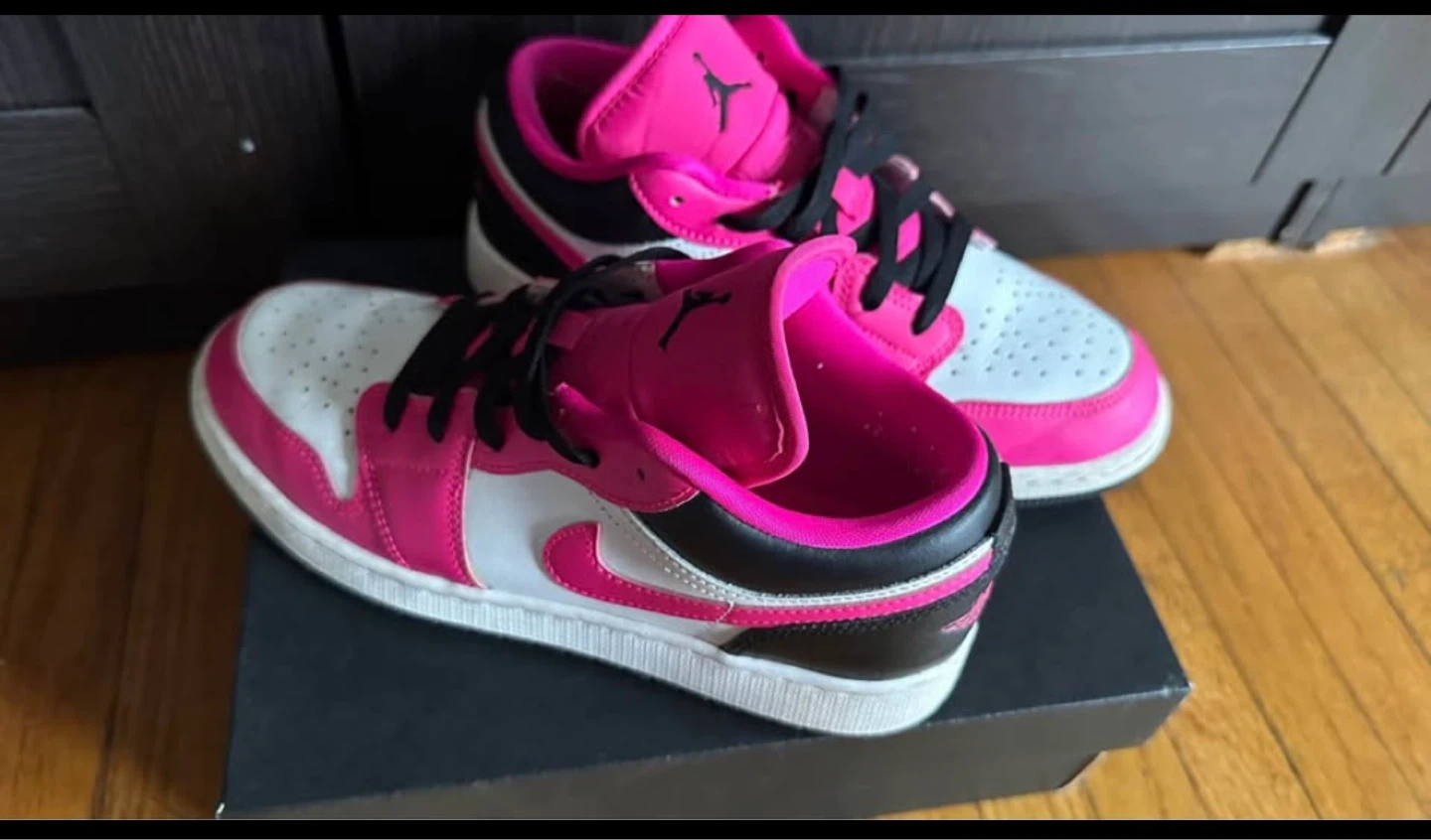 Jordan 1 Mid SE GS Pink White Black Youth Size 5Y