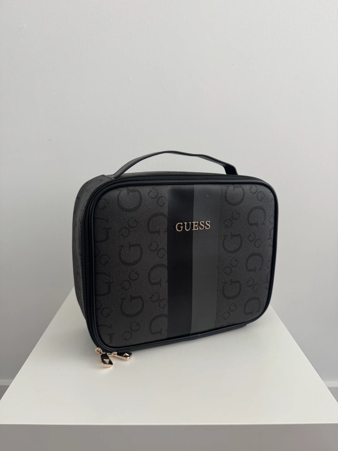 Guess Cosmetic Bag