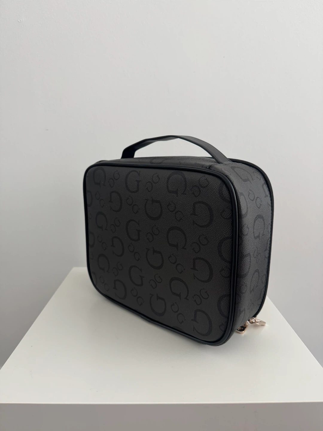 Guess Cosmetic Bag - photo 2