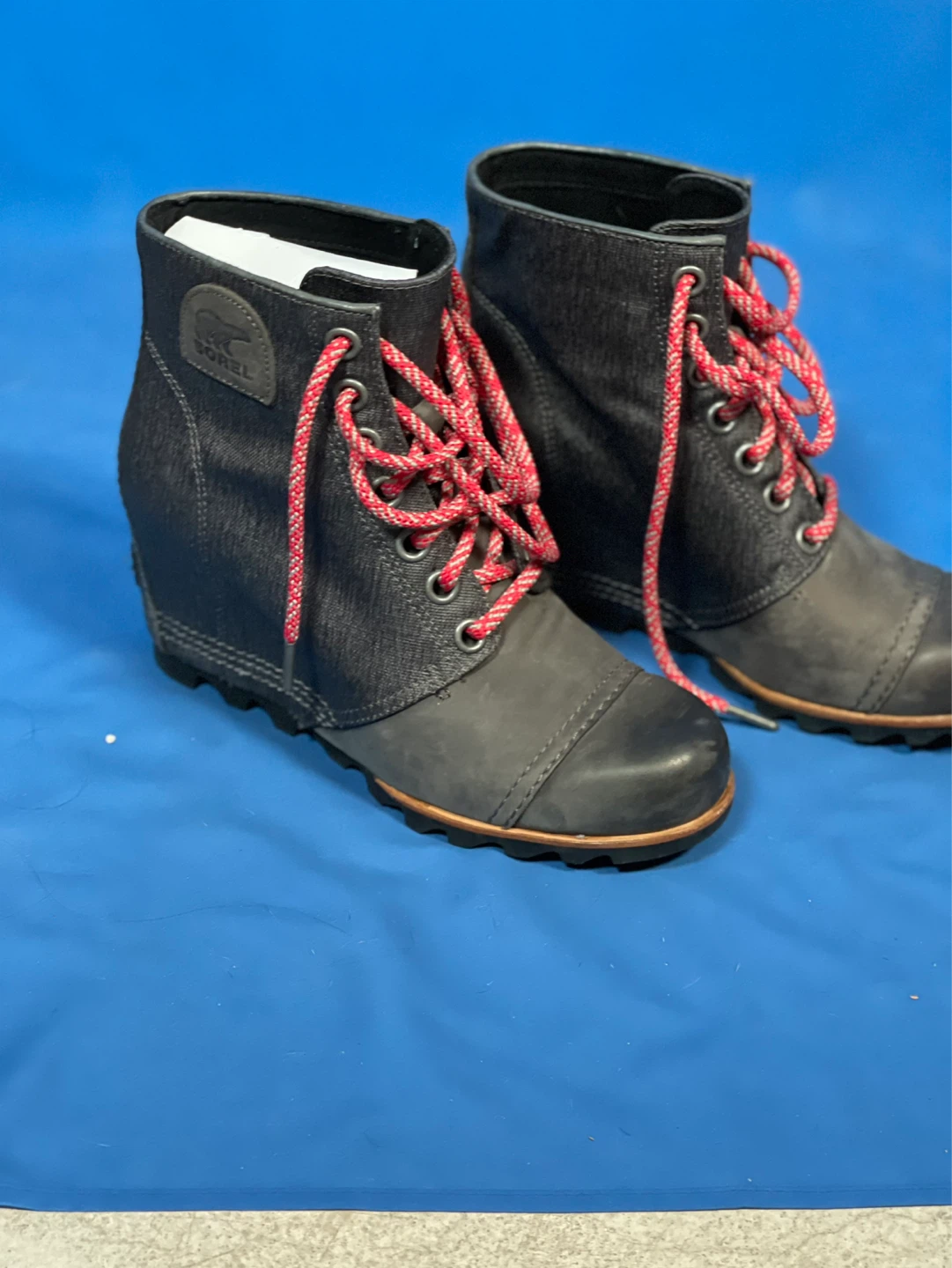 Sorel Wedge Boots with Red Laces - photo 4
