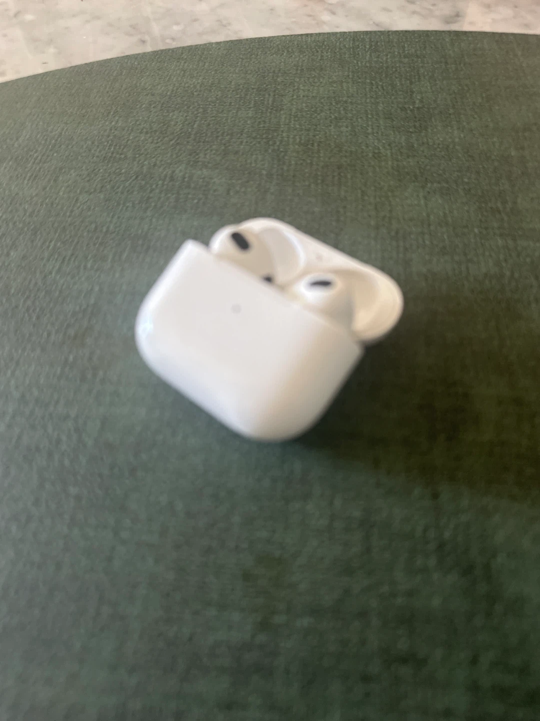 Apple AirPods Generation 3