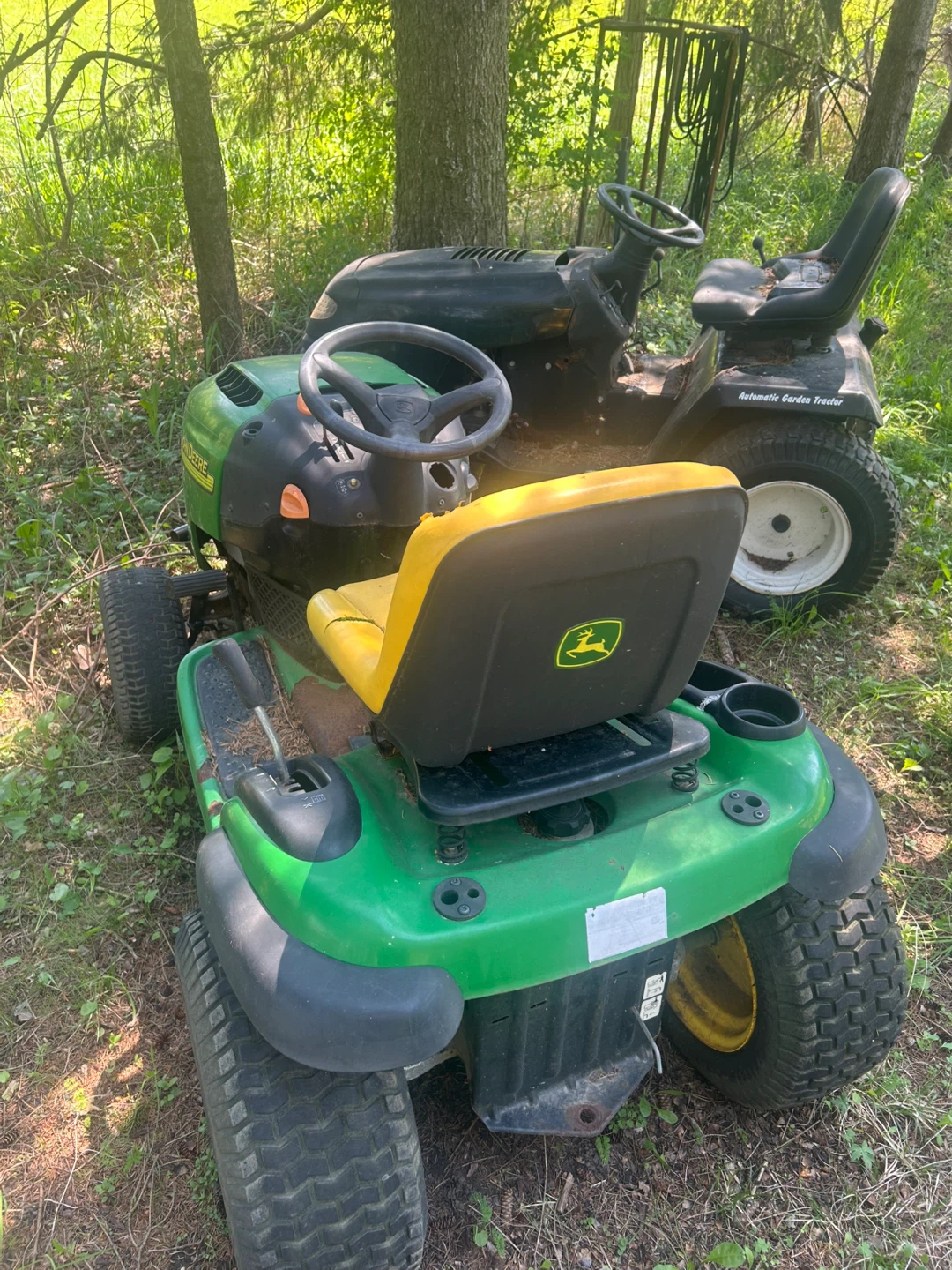 2 Tractor Lawn Mowers John Deere & Poulan