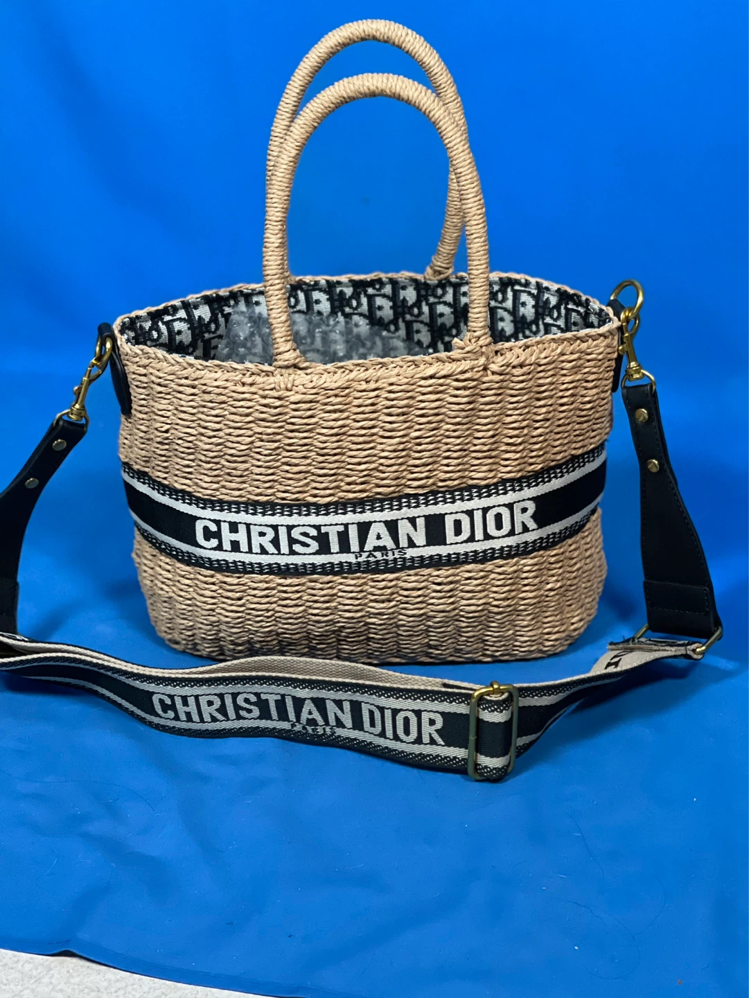 Straw tote bag with removable insert , guitar strap removable - photo 3
