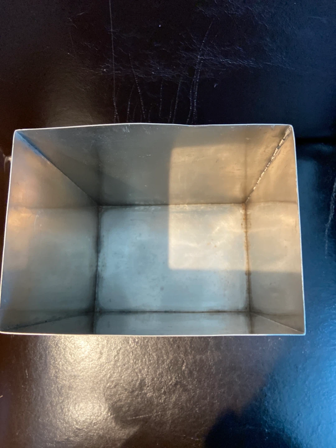 Metal container with Swirl Design - photo 2