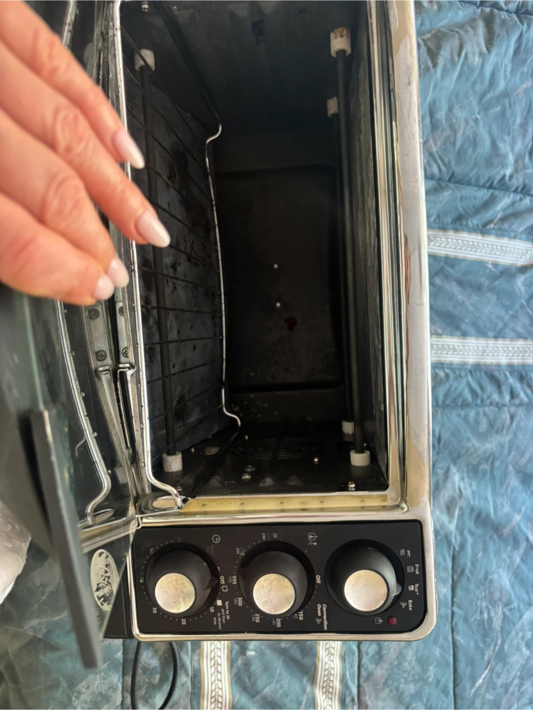 Black and Silver Oyster Countertop Toaster Oven - photo 2