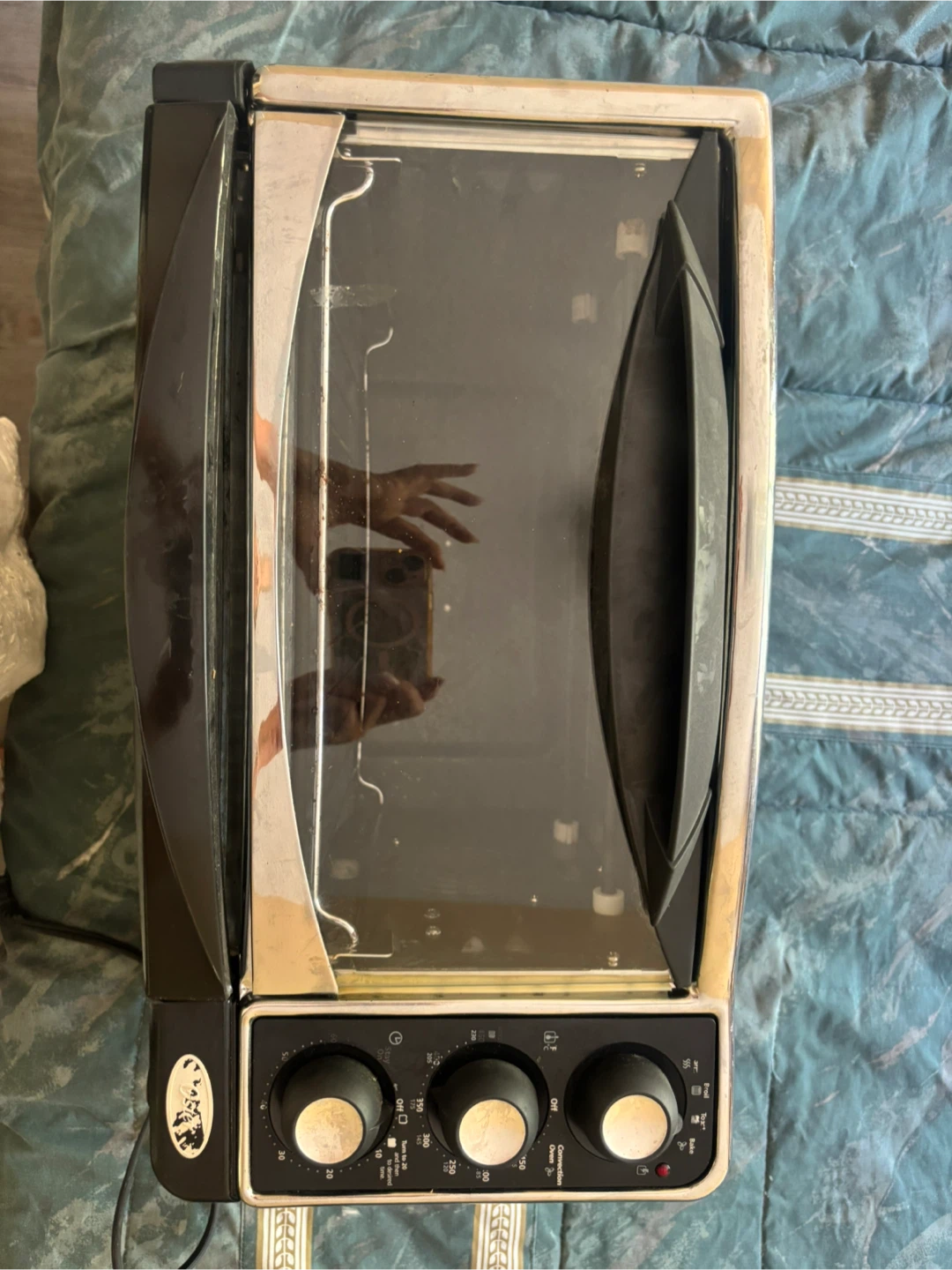 Black and Silver Oyster Countertop Toaster Oven