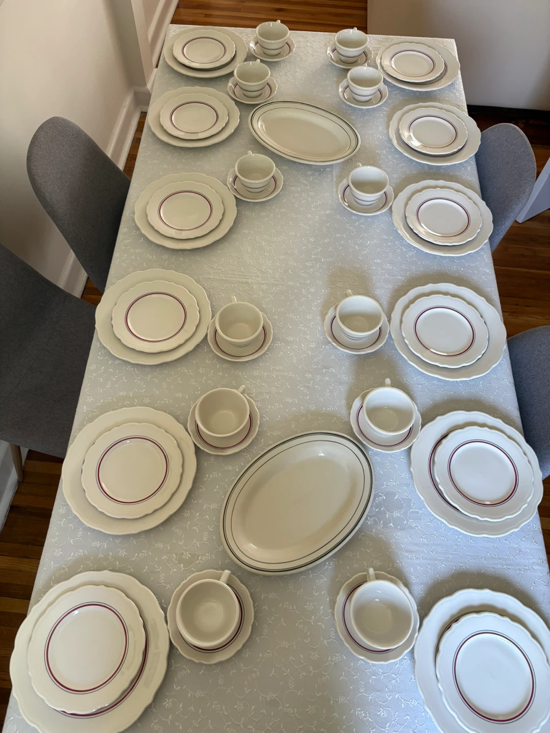 Porcelain Dinnerware Set 12 People Serve perfect condition