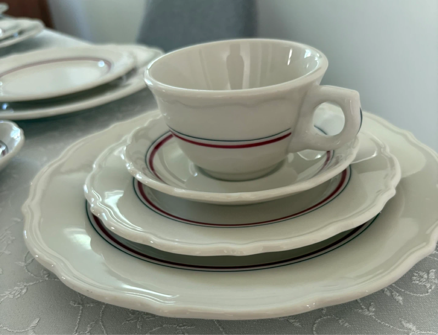 Porcelain Dinnerware Set 12 People Serve perfect condition - photo 3