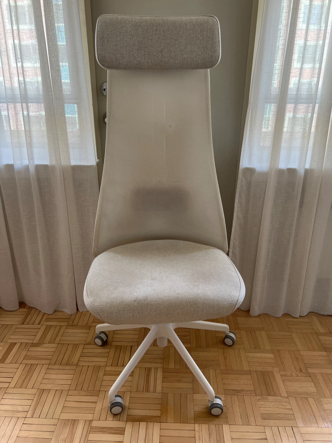 Office Chair with Headrest