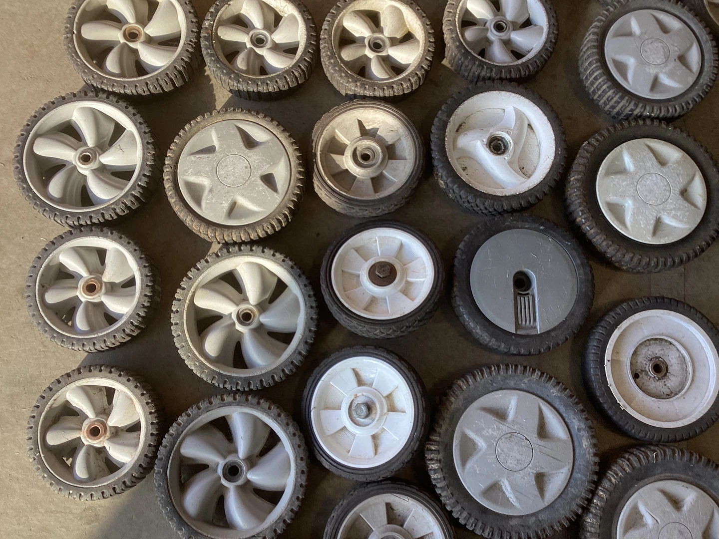 Assorted Lawnmower Wheels
