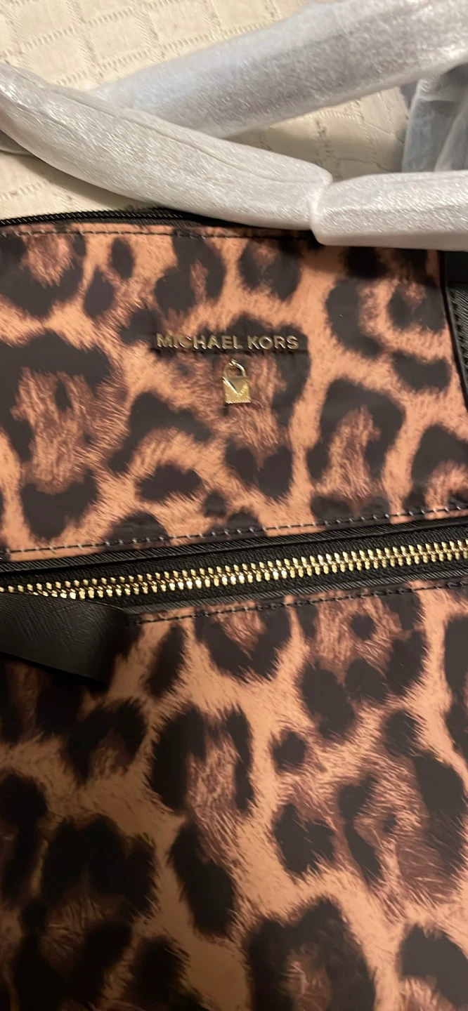 Michael Kors Nylon Kelsey LG TZ Tote - photo 2