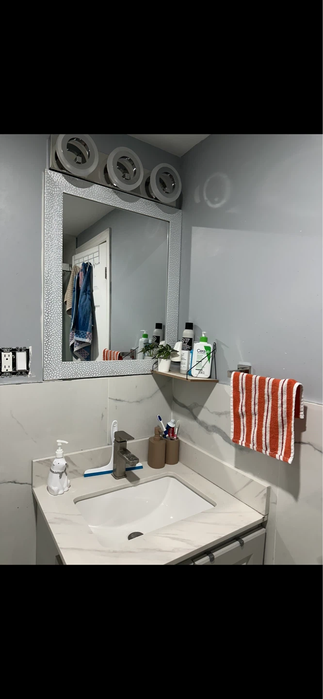 One bedroom basement - photo 3