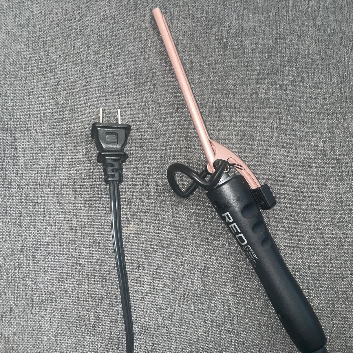 NWOT • Red by Kiss 1/4" Pencil Curling Iron