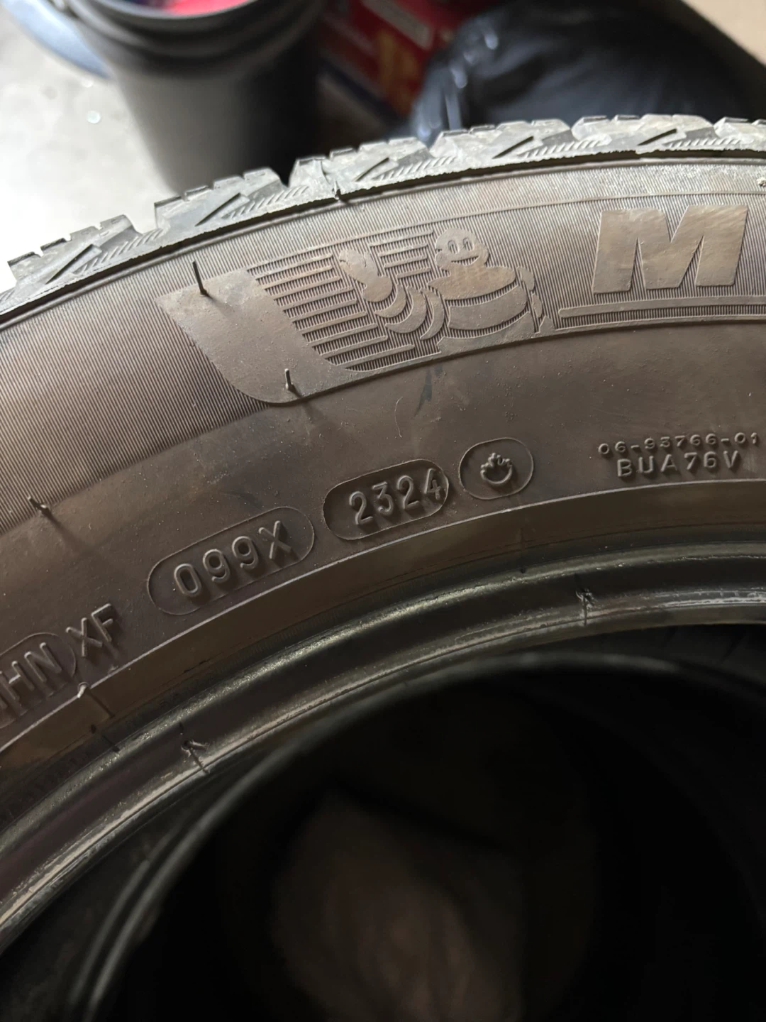 Michelin X-Ice Snow SUV Tires 235/60 R18 - photo 3
