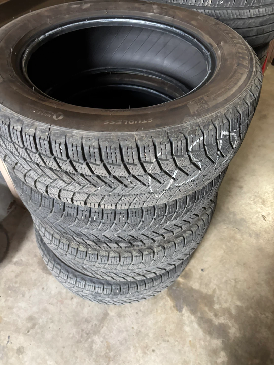 Michelin X-Ice Snow SUV Tires 235/60 R18