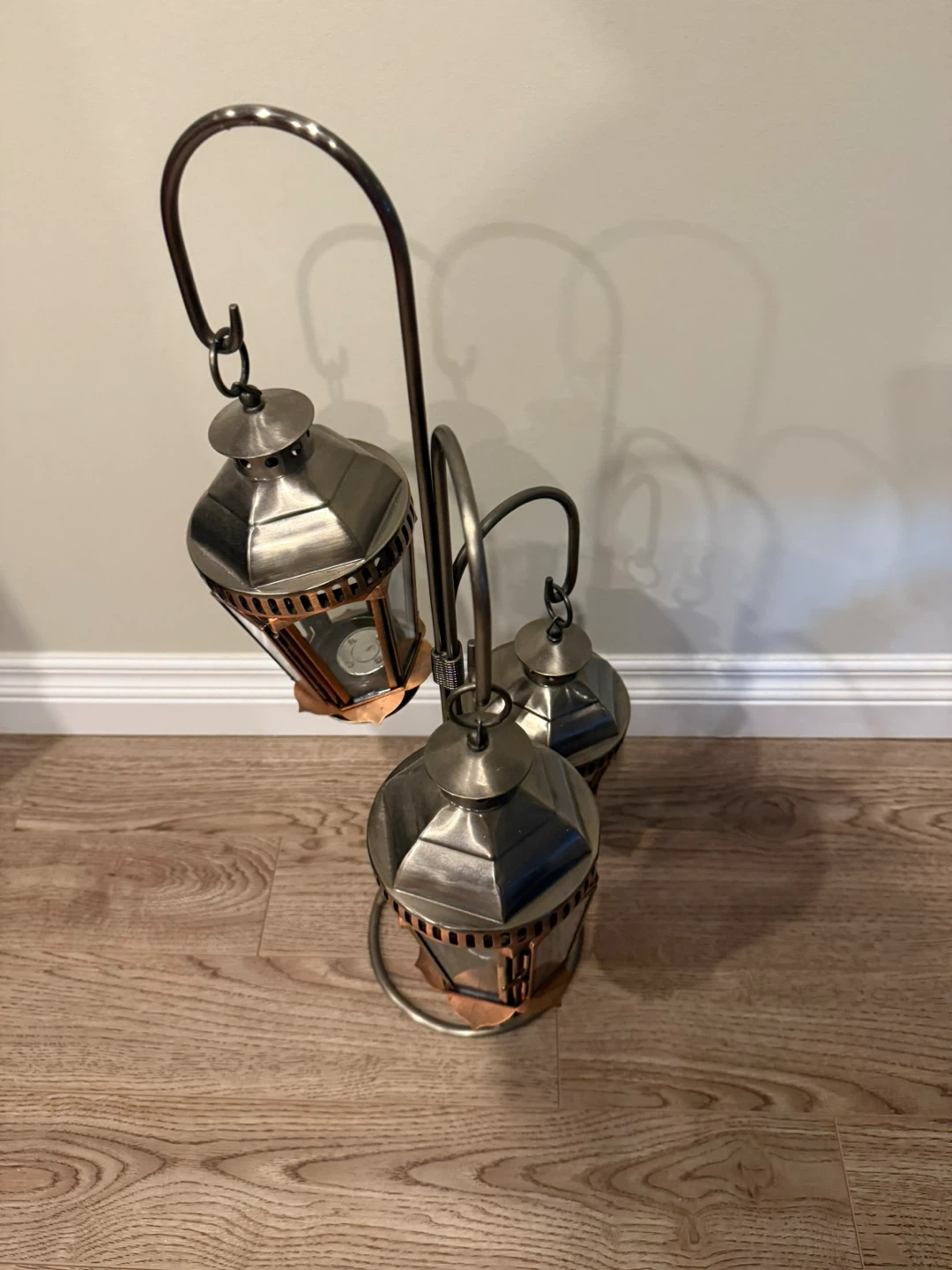 Lantern stand with 3 candle holders