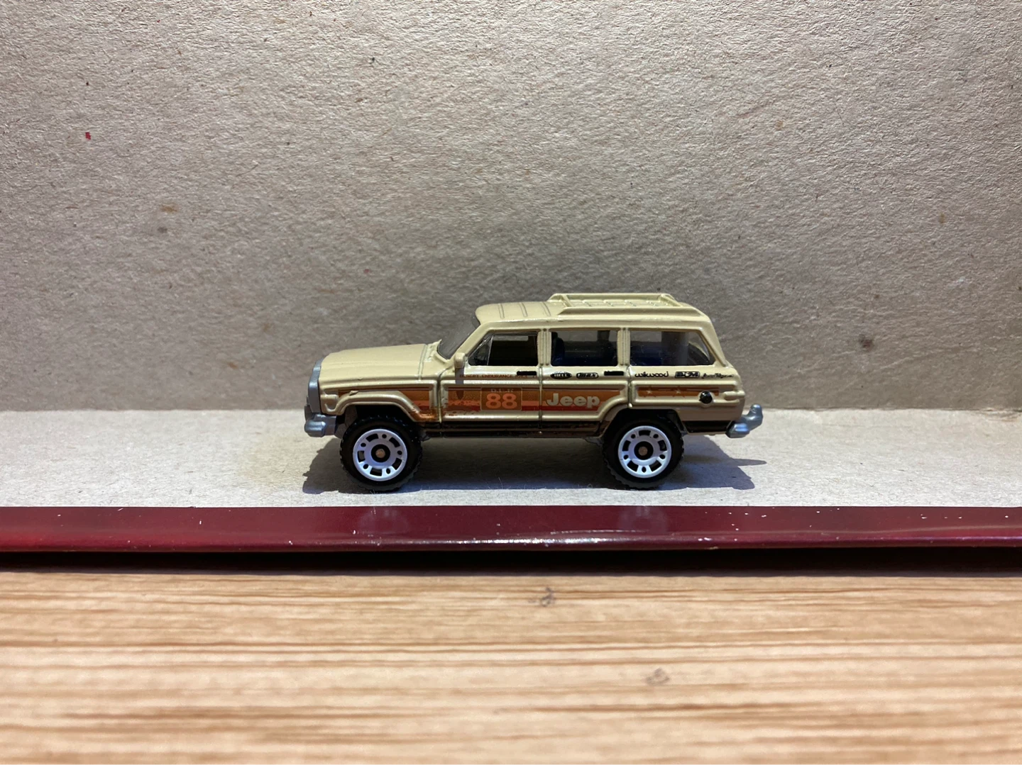 Matchbox Loose / Jeep Wagoneer - photo 3