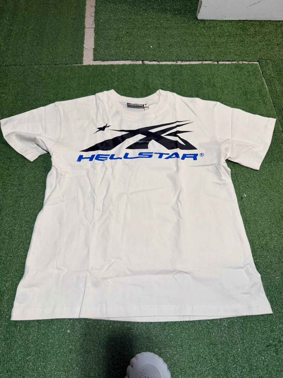 HELLSTAR White Graphic T-Shirt Size L