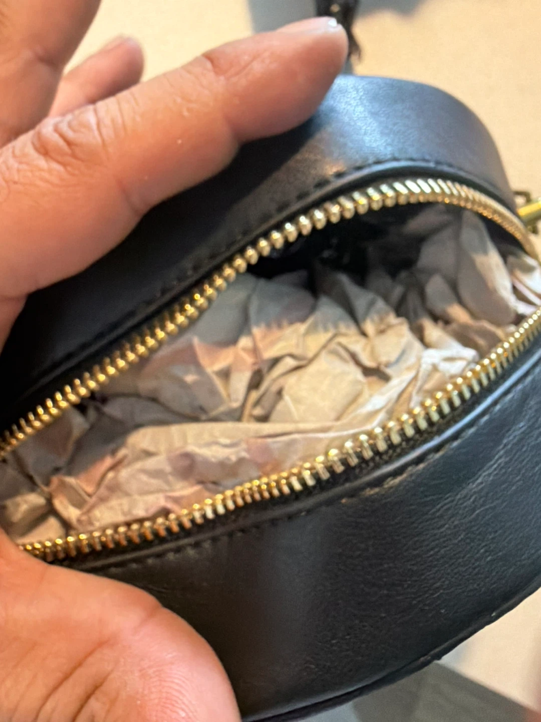 Yves Saint Laurent YSL Quilted Round Cosmetic Case Pouch Black - photo 2