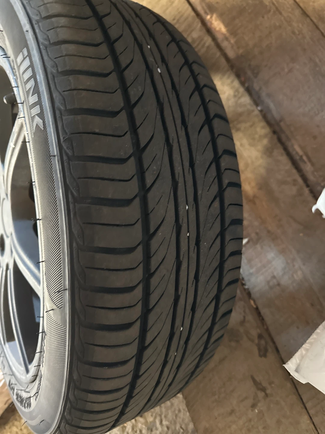 Four 195/50/R16 Tires and Rims - photo 3