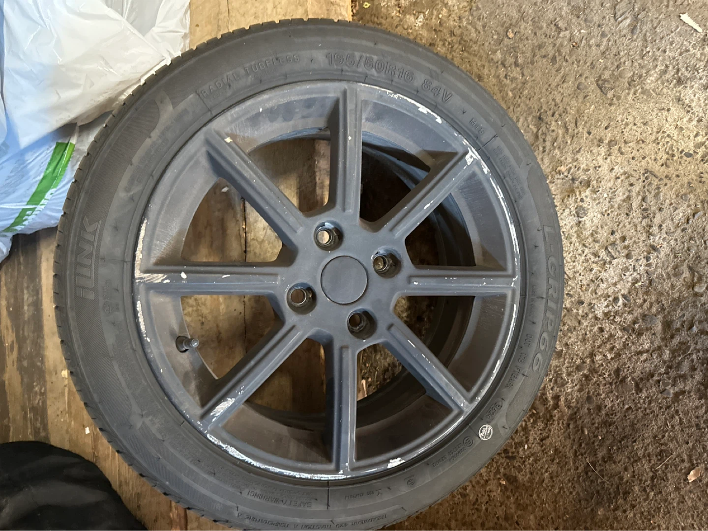 Four 195/50/R16 Tires and Rims - photo 2