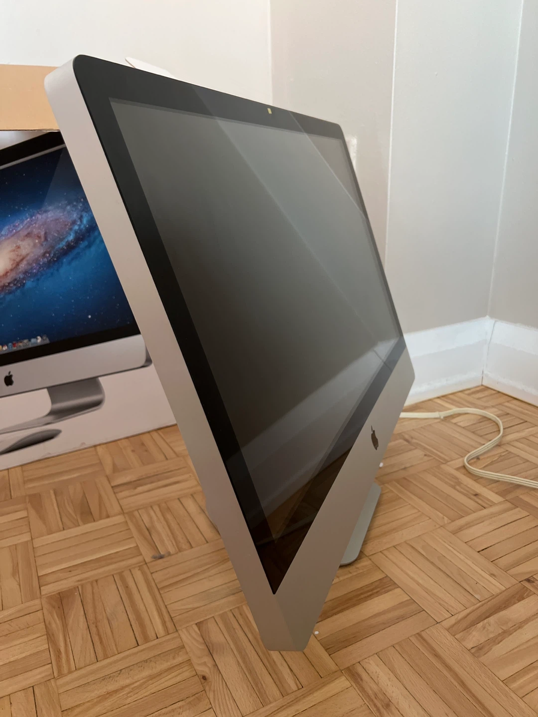 Apple iMac 27-inch LED widescreen computer - photo 2