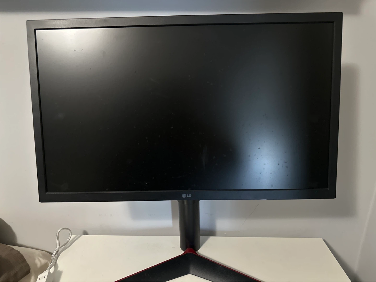 LG ultragear monitor 24 inch 1080p