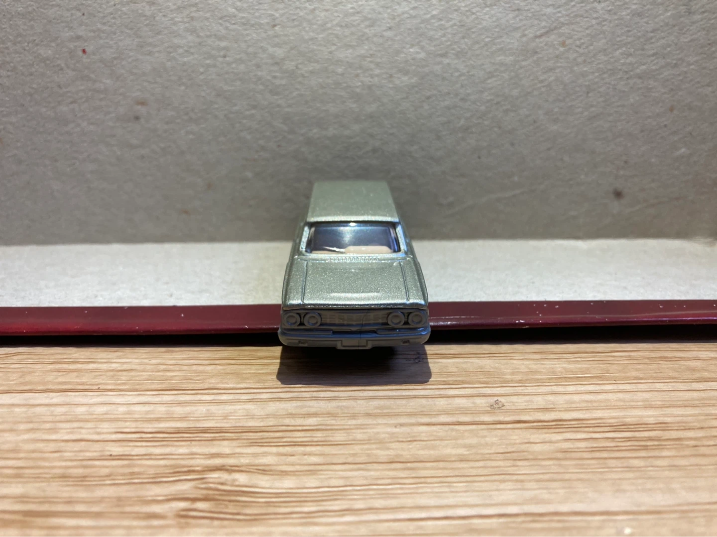 Matchbox Loose / 1964 Ford Fairlane / Silver - photo 2