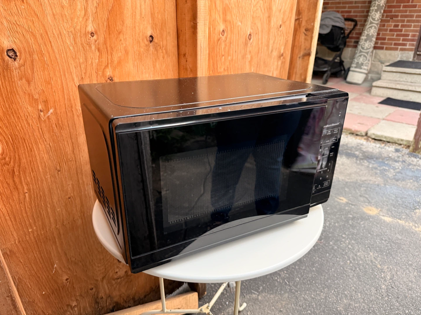 Hamilton Beach Black Microwave - photo 3
