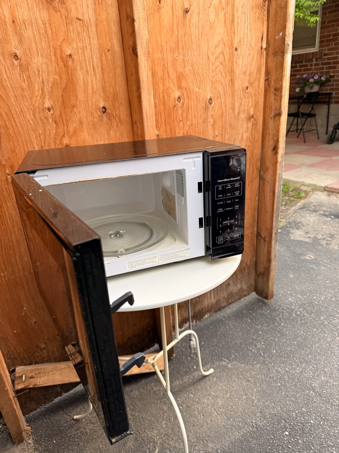 Hamilton Beach Black Microwave - photo 2