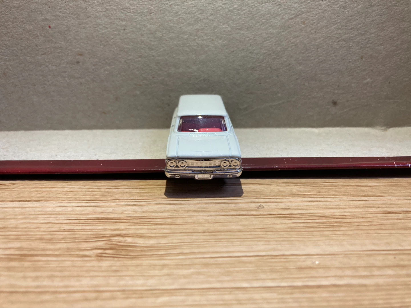 Matchbox Loose / 1964 Ford Fairlane / White - photo 2