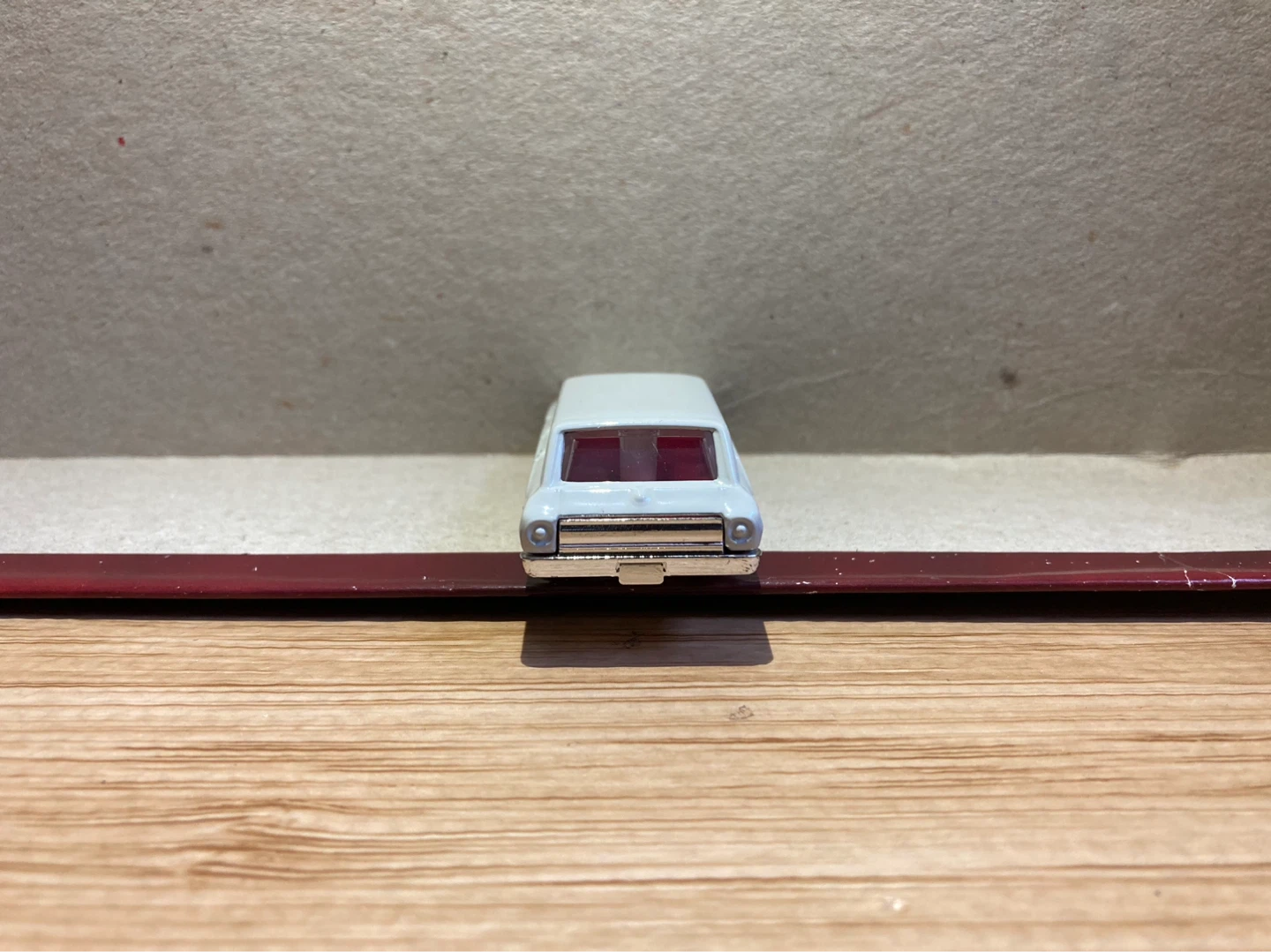 Matchbox Loose / 1964 Ford Fairlane / White - photo 4