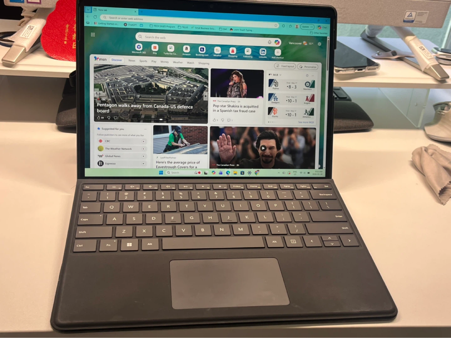 Surface Pro 9 Work Station Bundle - photo 3