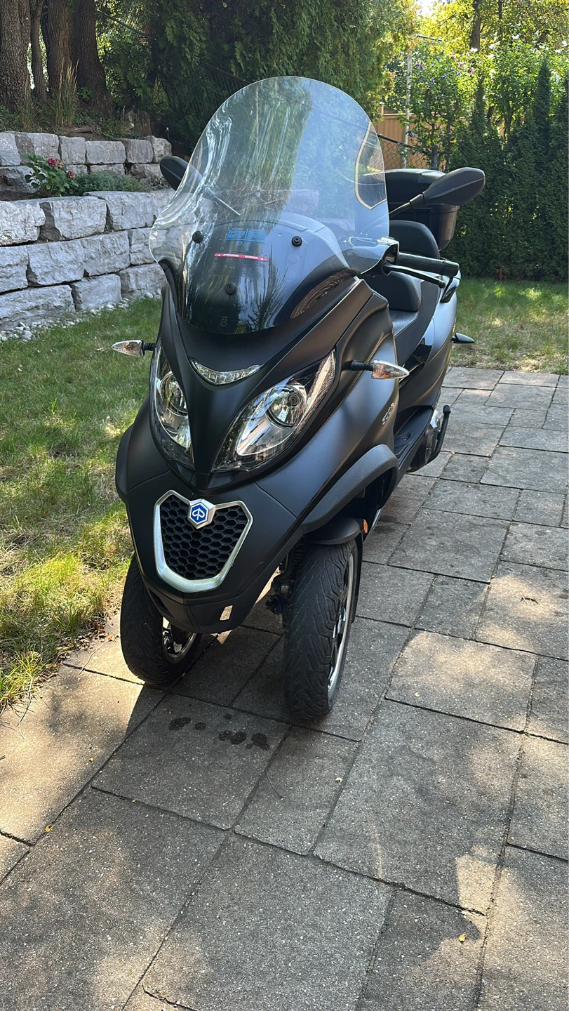 Black Piaggio MP3 500CC Sport